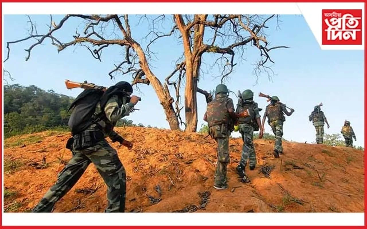 চাৰি শীৰ্ষ মাওবাদীৰ আত্মসমৰ্পণঃ মূৰৰ মূল্য নিৰ্ধাৰণ কৰা আছিল ২০ লাখ টকা... 